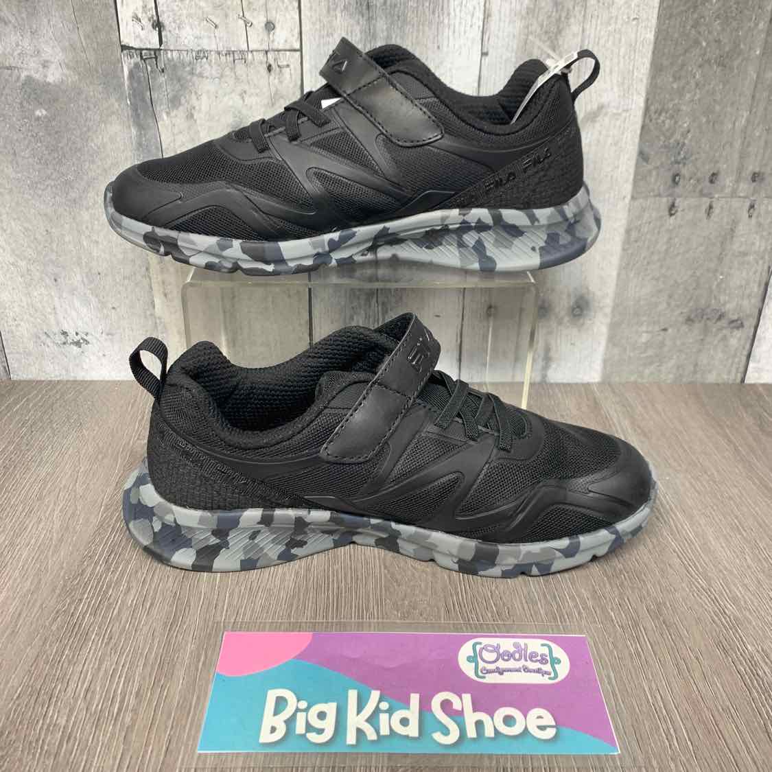 Size 5 Black Fila Sneakers