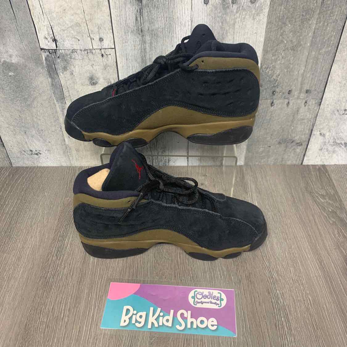 Size 6 Black/Green Sport Brand Sneakers