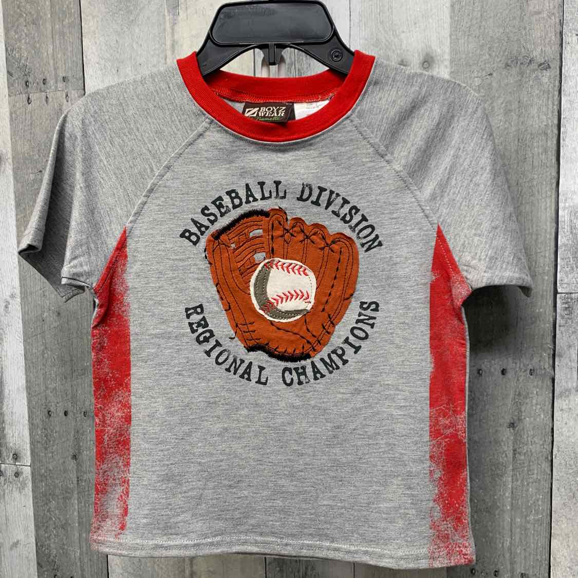 Size 6 Gray/Red Boyz Wear T Shirt