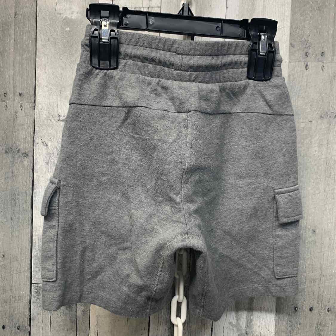 Size 6/7 Gray Gap Shorts - Athletic