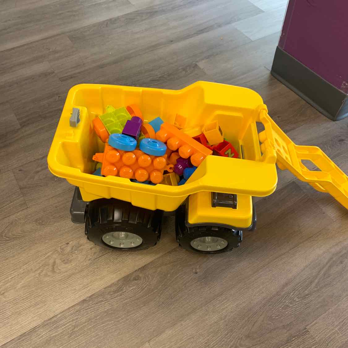 MegaBloks Yellow/Gray Building Set