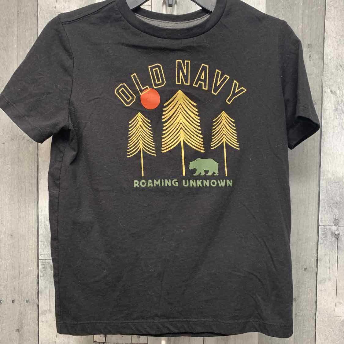 Size 8 Black Graphic Old Navy T Shirt