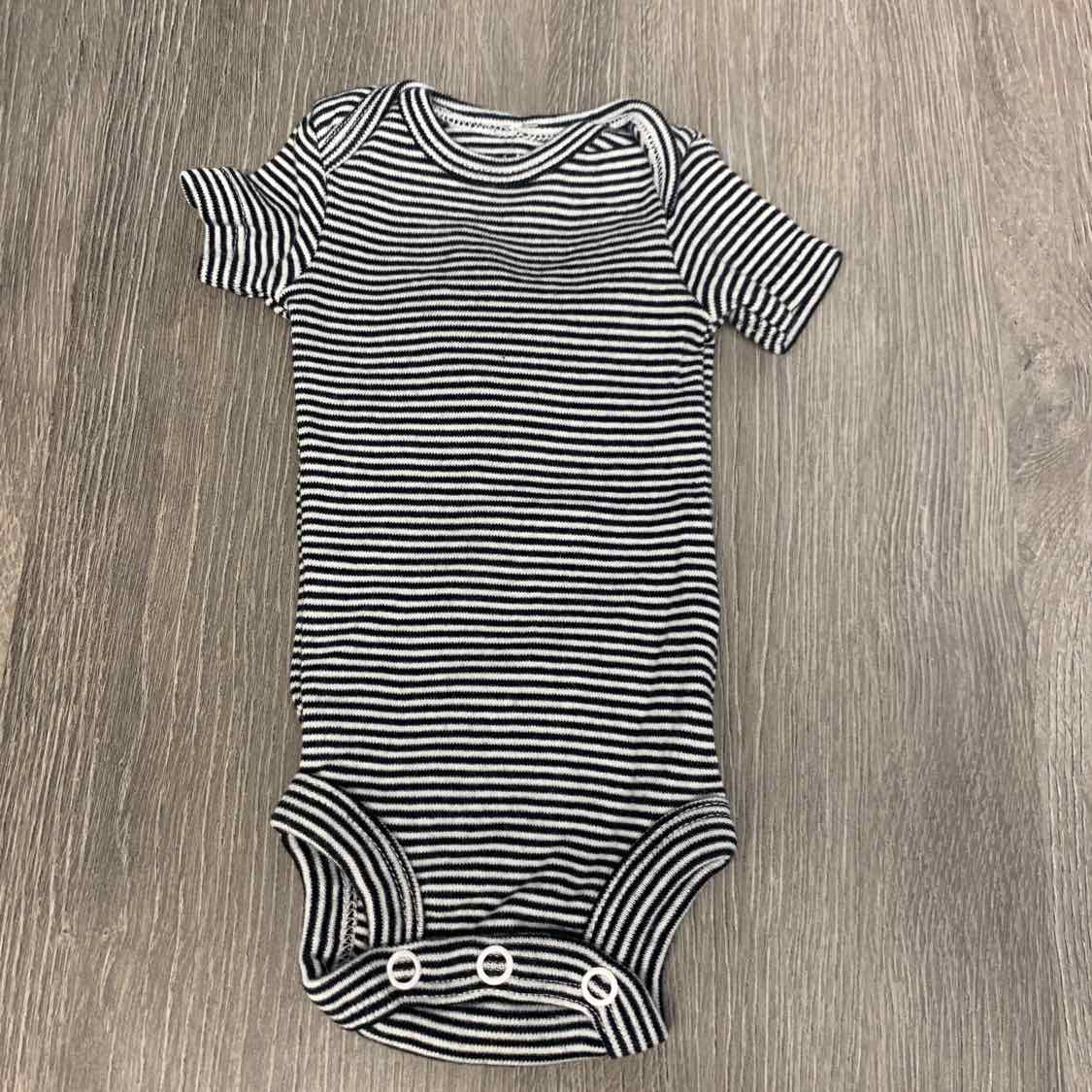 Size Preemie Black/White Simple Joys Bodysuit