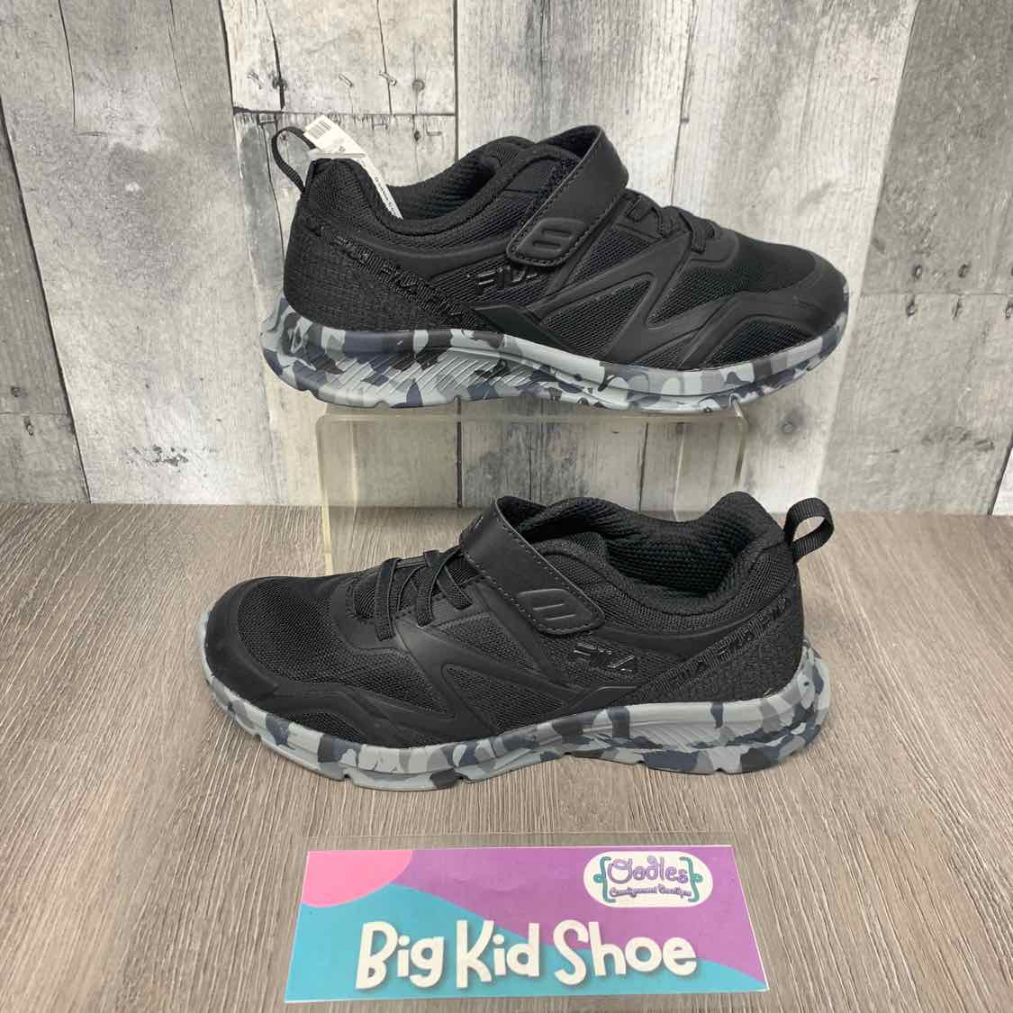 Size 5 Black Fila Sneakers