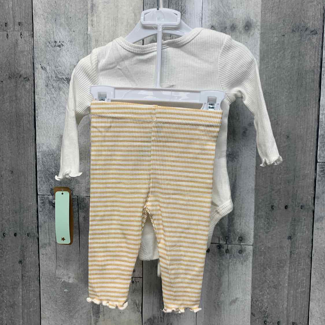 Size 0-3 Months White/Yellow B Brand Shirt/Pants