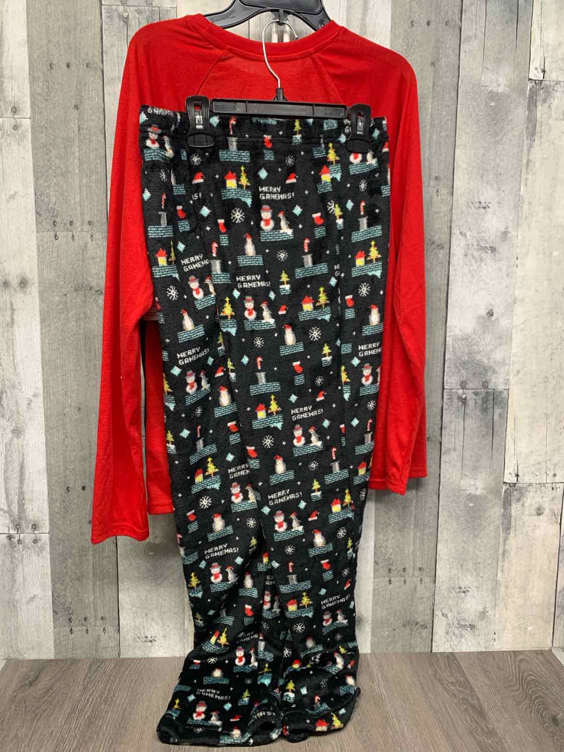 Size 14/16 Black/Red Holiday Brands 2pc PJs