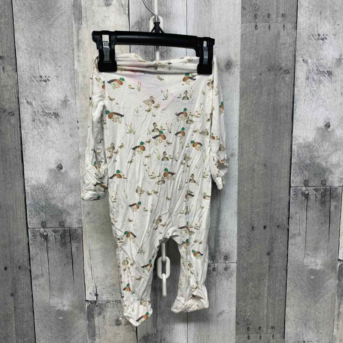 Size 0-3 Months White Print Bamboo Footy PJs