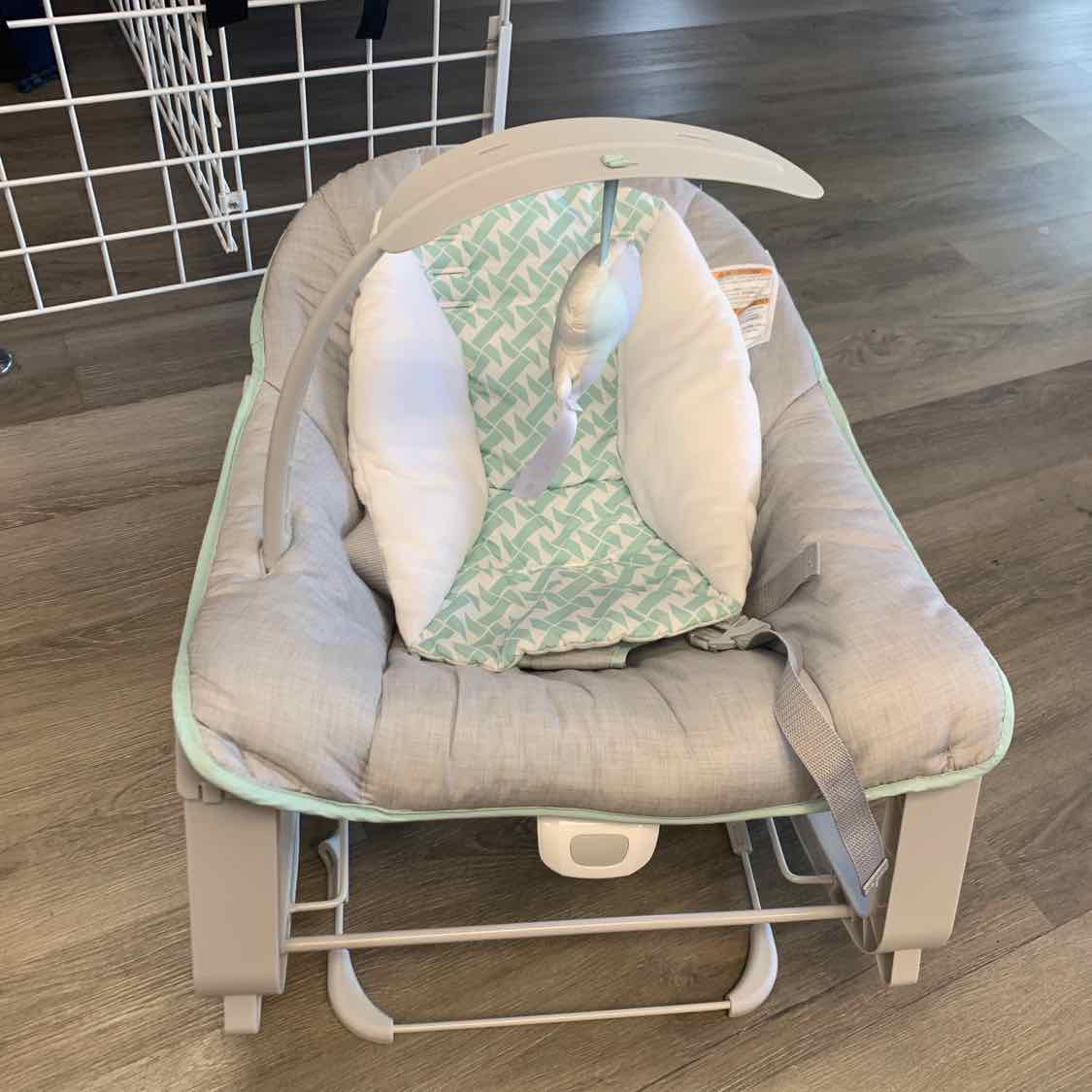 Ingenuity Gray/White Rocker - OodlesCB