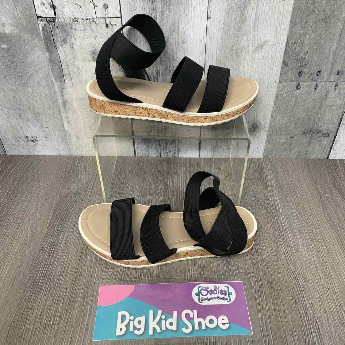 Size 1 Black/Tan Children's Place Sandals