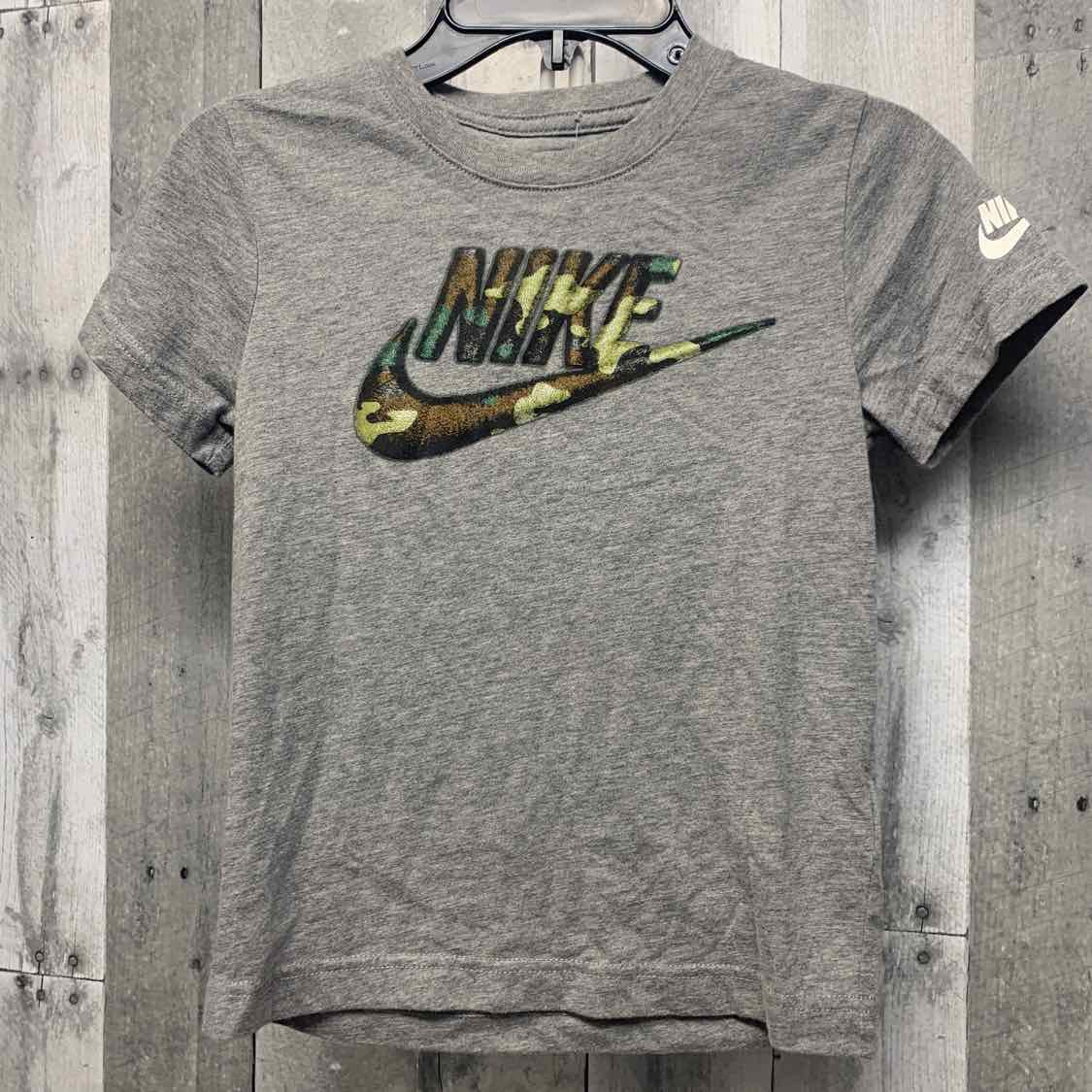 Size 7 Gray Sport Brand T Shirt