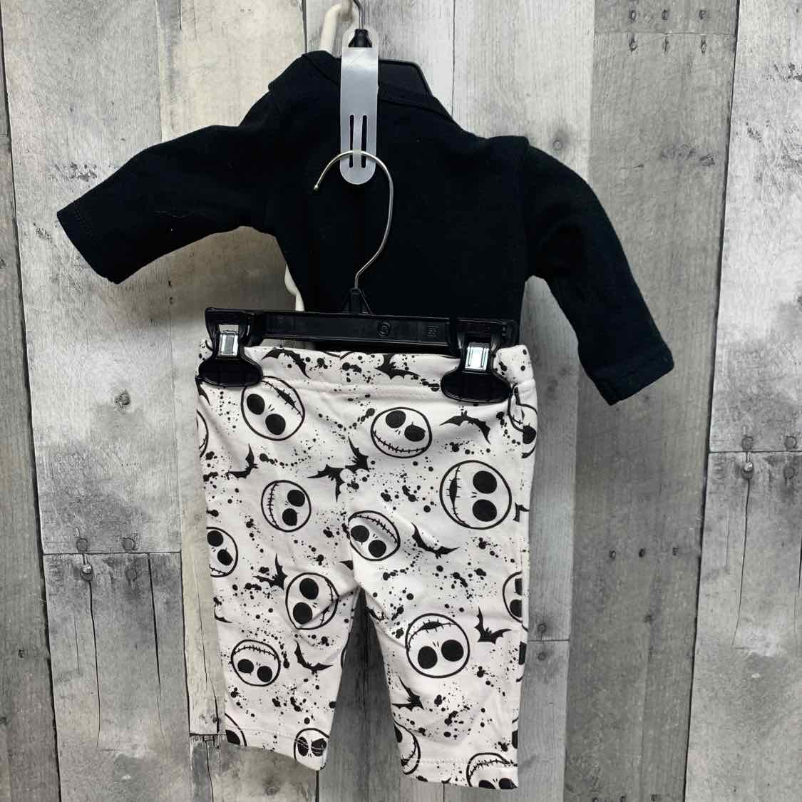 Size Newborn Black/White Disney Shirt/Pants
