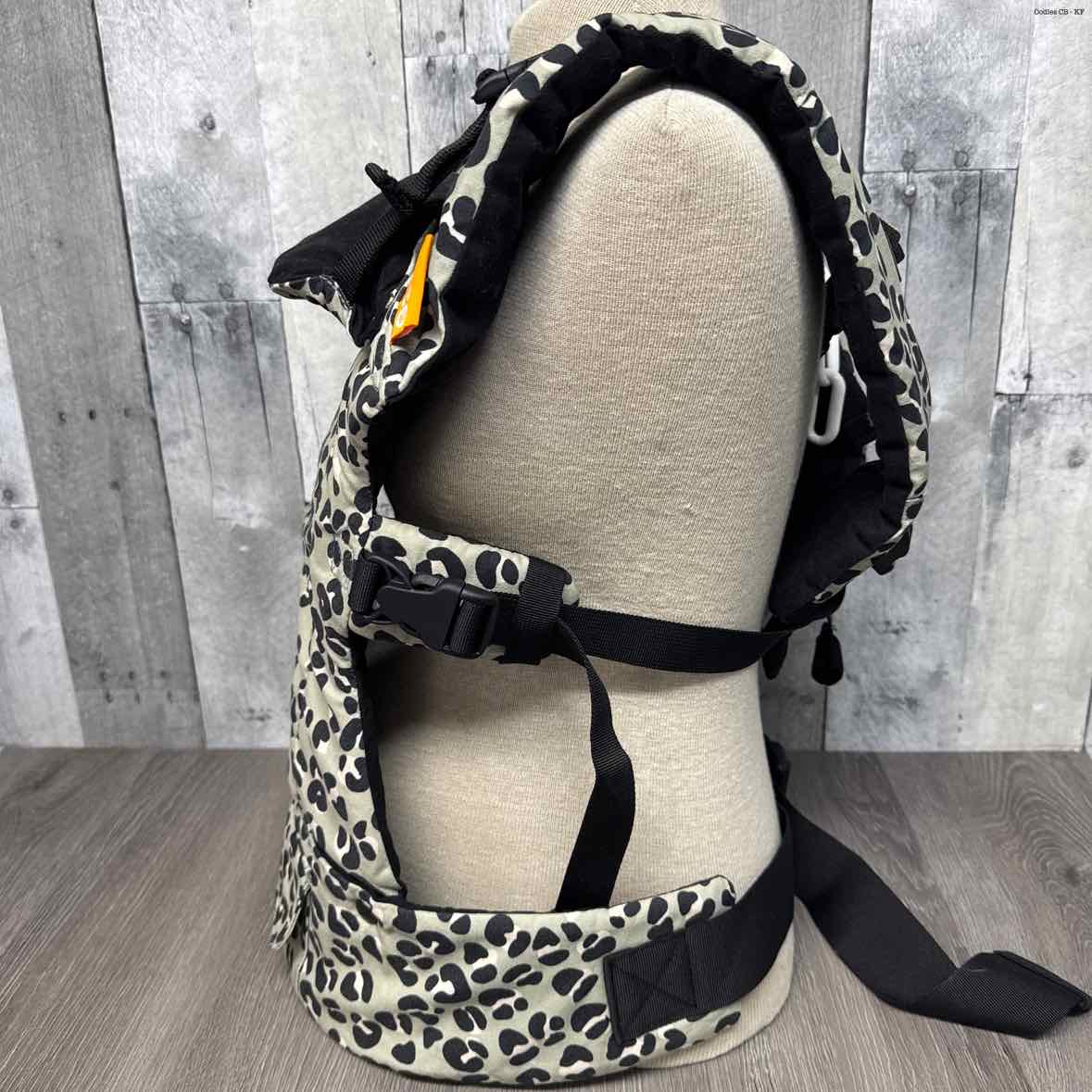 Name Brand Green Animal Print Infant Carrier