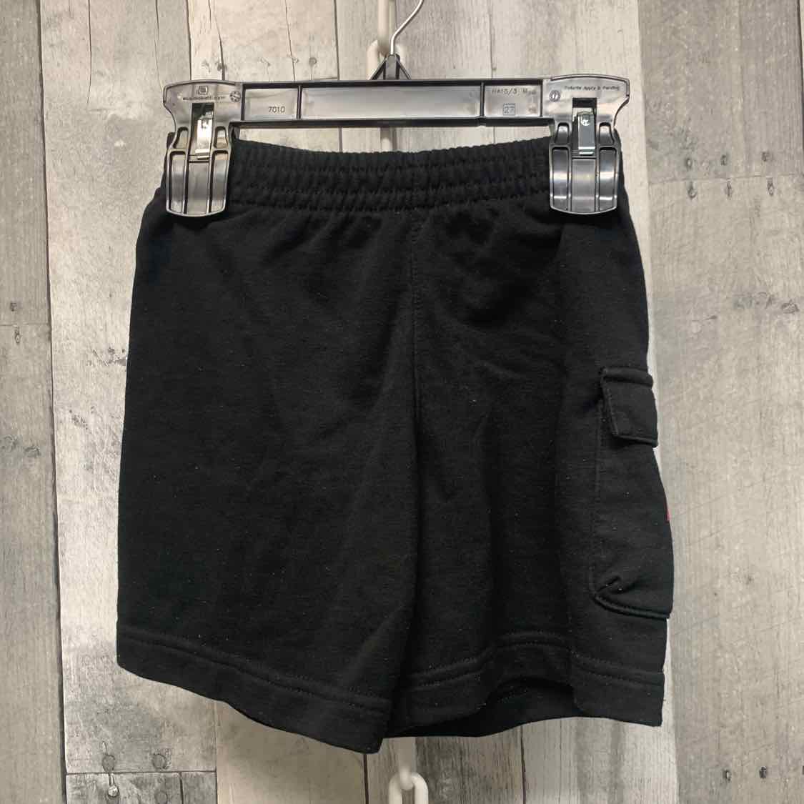 Size 6 Black/Red Converse Shorts - Athletic
