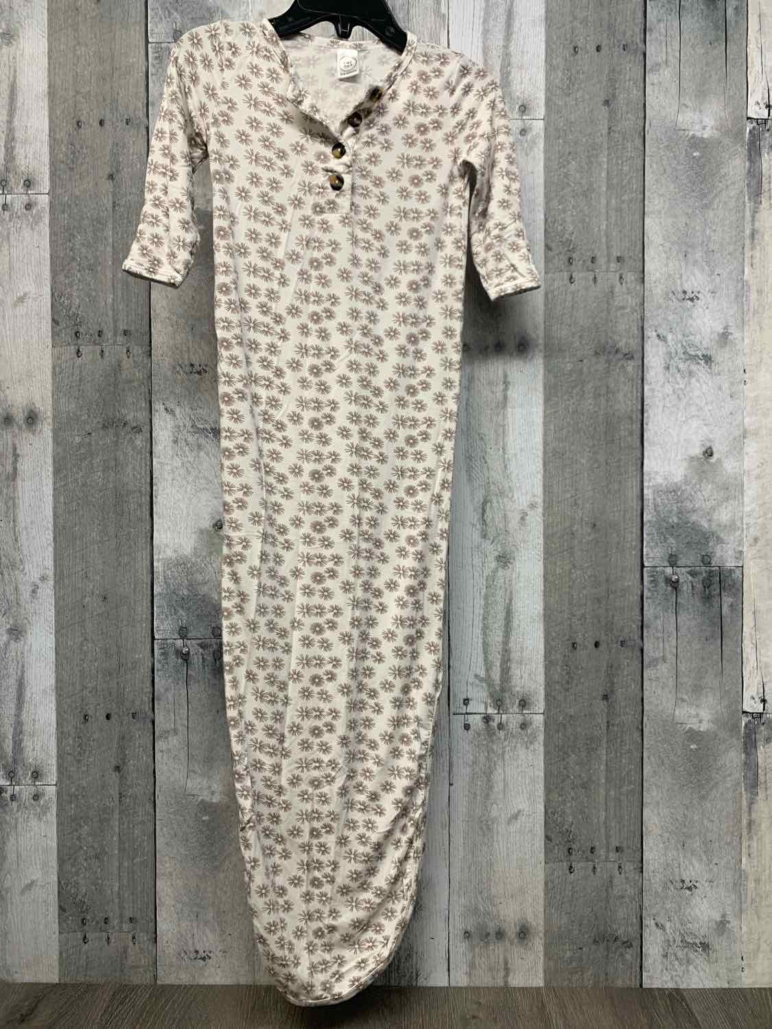 Size 3-6 Months White/Gray Name Brand Layette