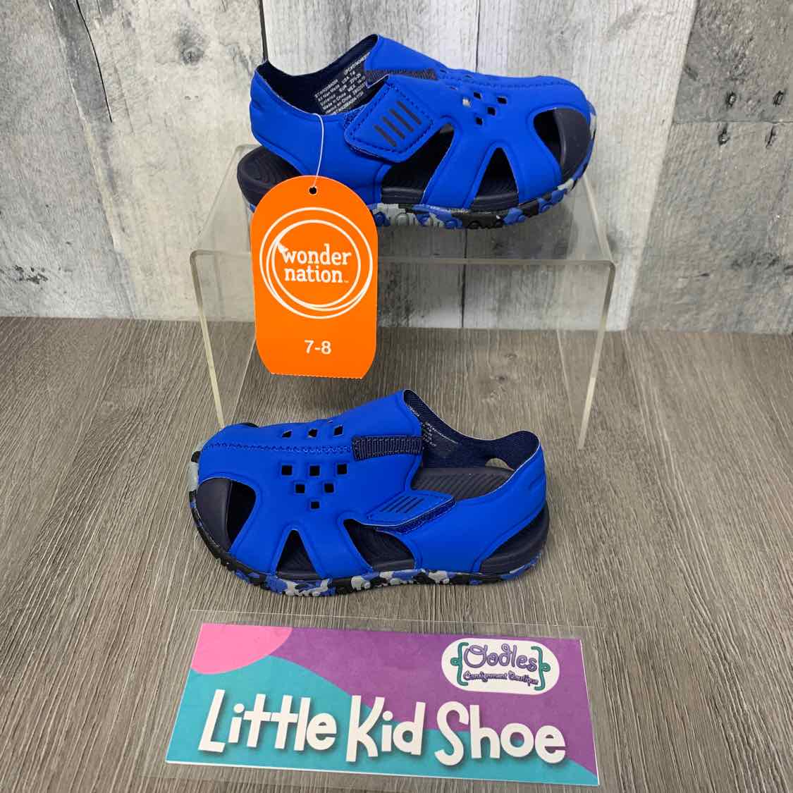 Size 7/8 Blue Camo Wonder Nation Water Shoes