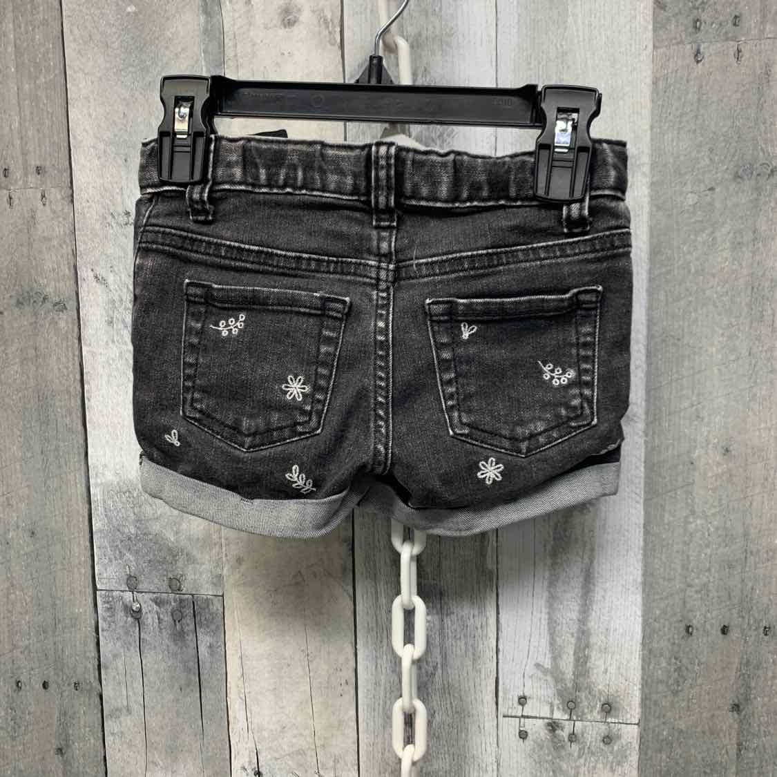 Size 5T Black Print Cat & Jack Shorts