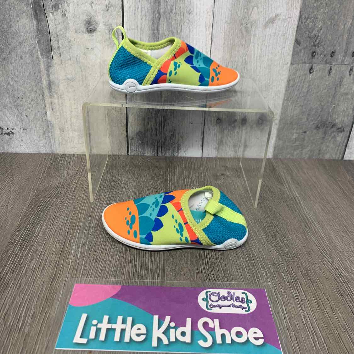 Size 5/6 Green/Orange Speedo Water Shoes