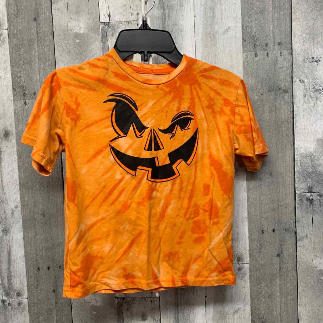 Size 4/5 Orange Graphic Holiday Brands T Shirt