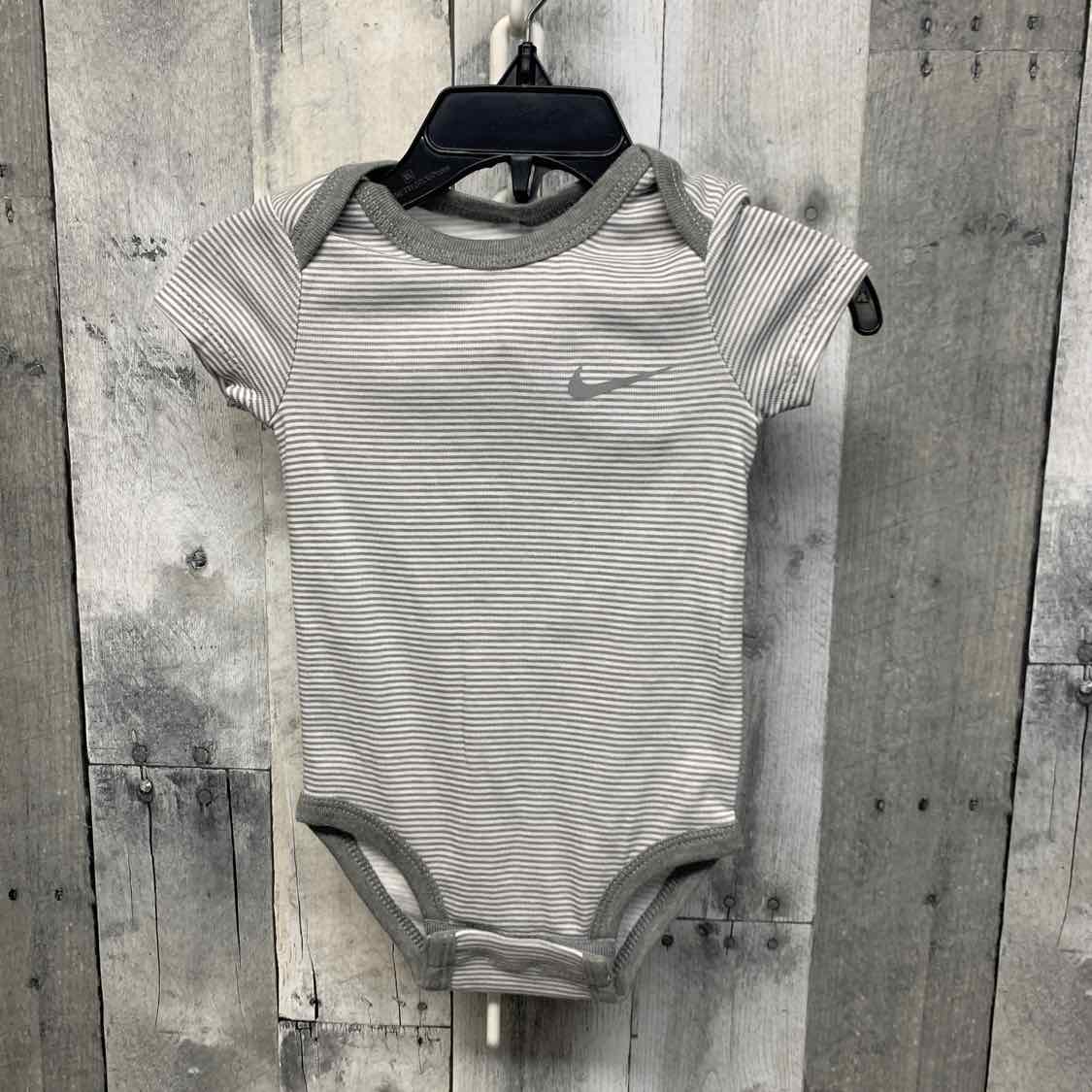 Size 6 Months Gray/White Sport Brand Bodysuit