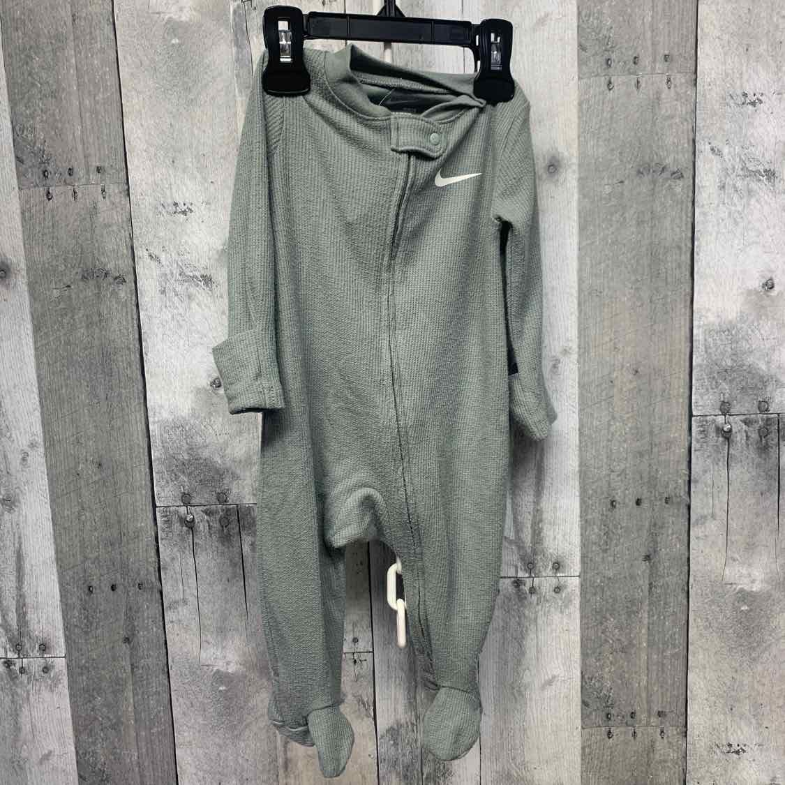 Size 6 Months Green/White Sport Brand Footy PJs