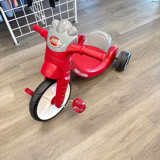 Radio Flyer Red Pedal Car/Ride On