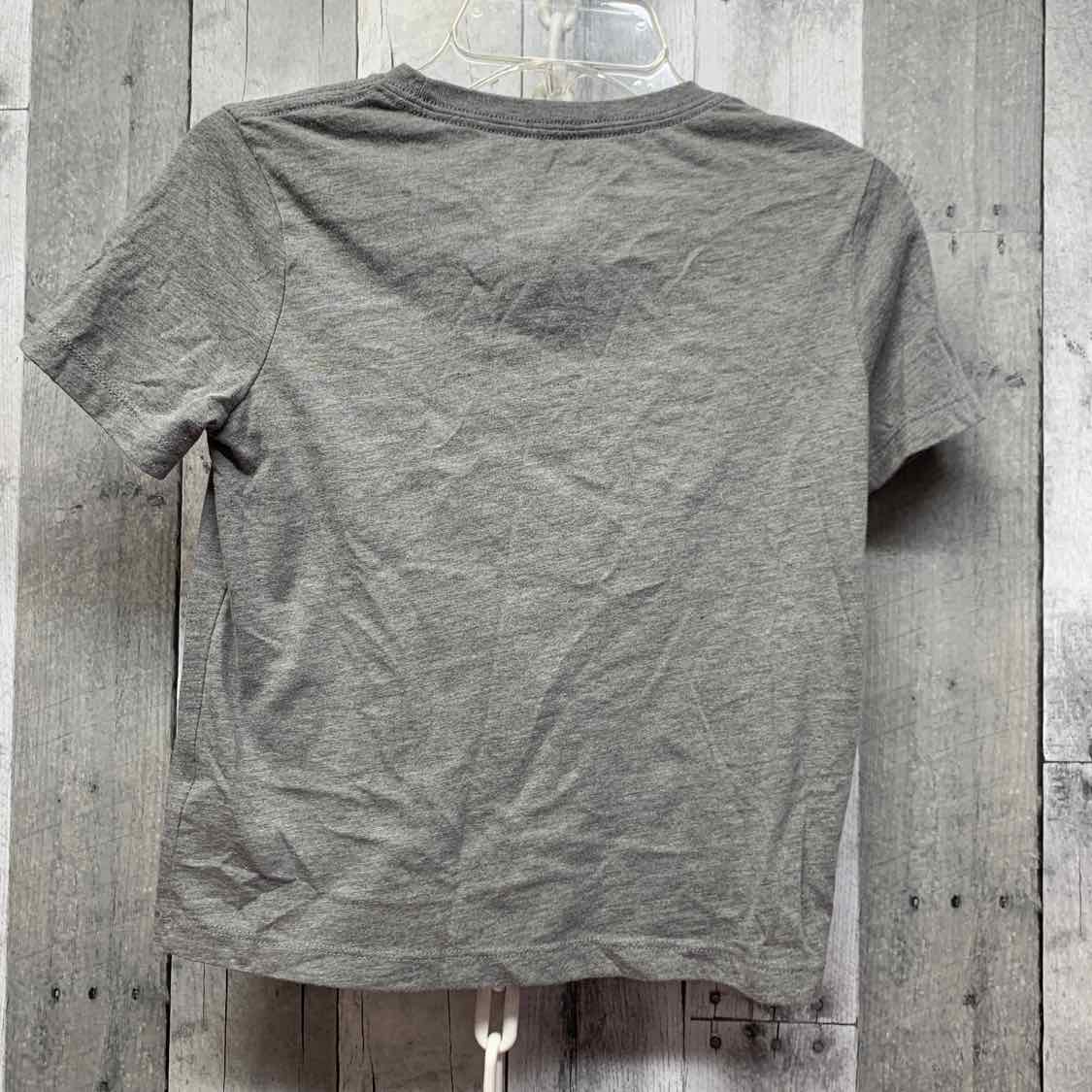 Size 6/7 Gray Graphic Old Navy T Shirt