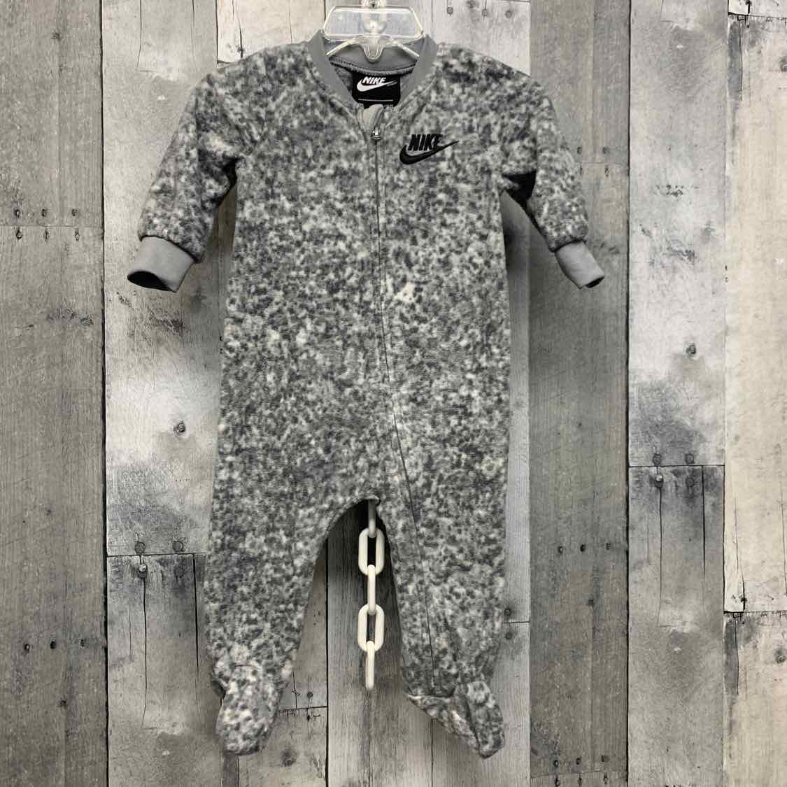 Size 6 Months Gray Print Sport Brand Footy PJs