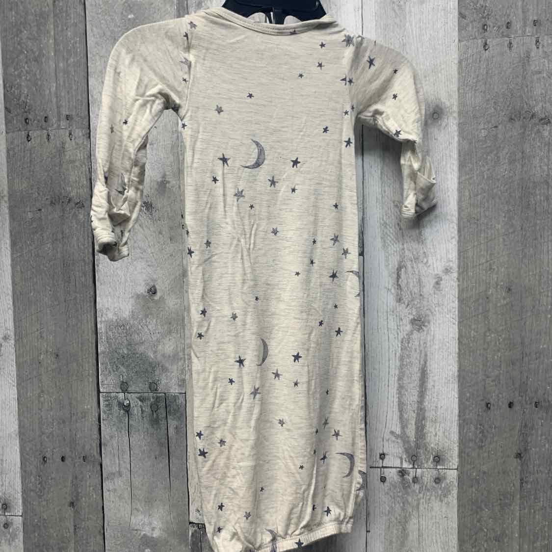 Size Newborn Gray Print Just One You Layette