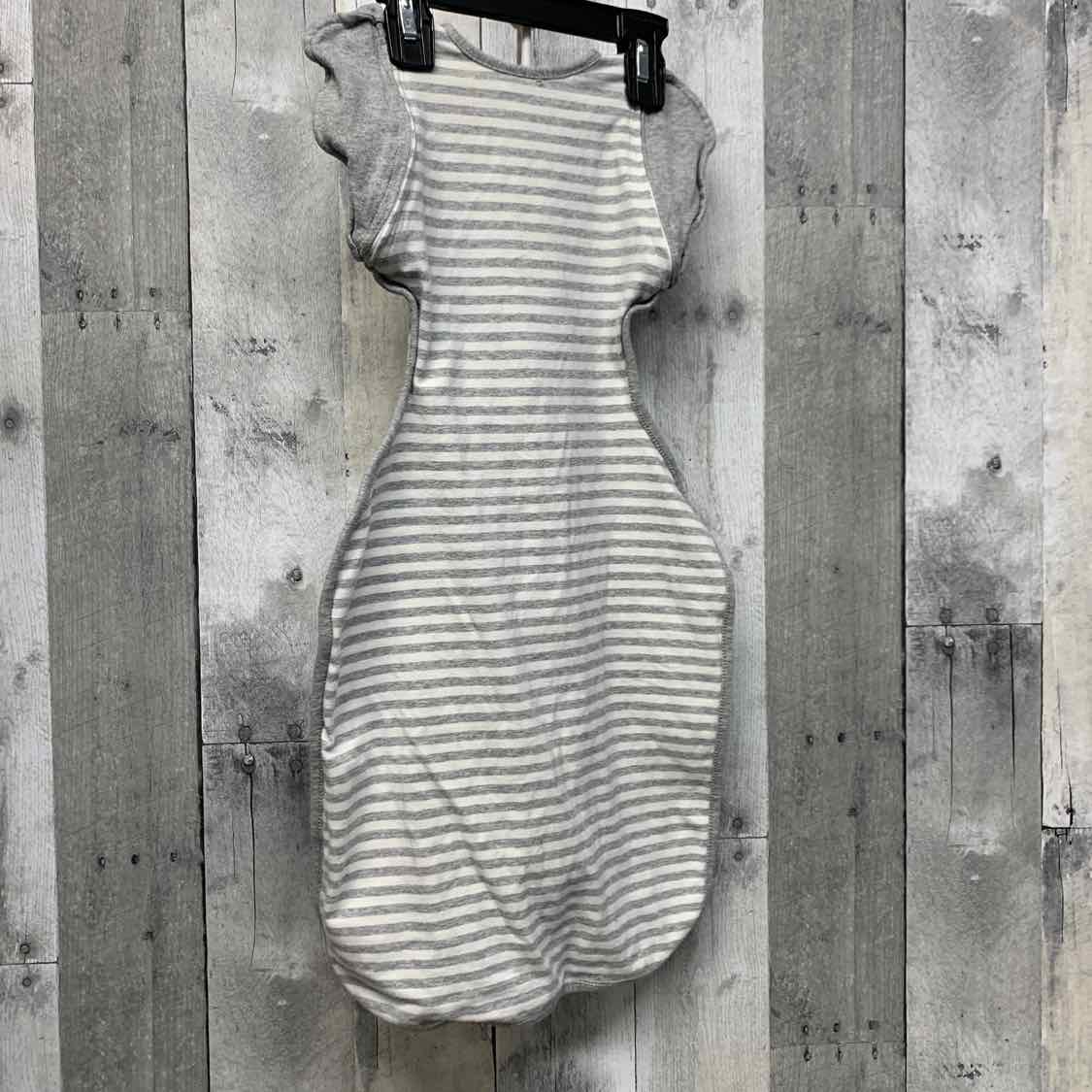 Size Medium White/Gray Swaddle Me Sleep Sack