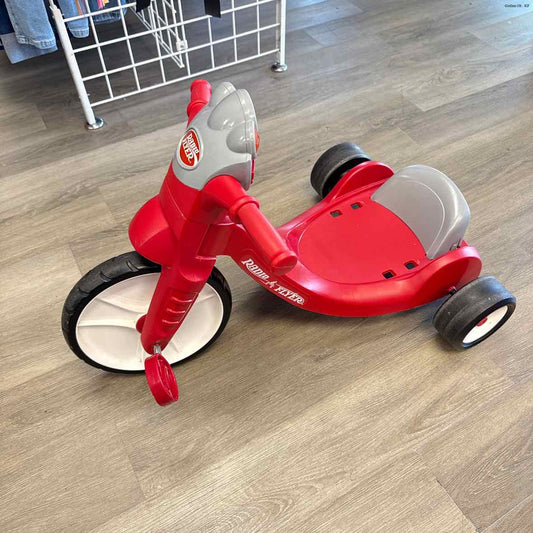 Radio Flyer Red Pedal Car/Ride On