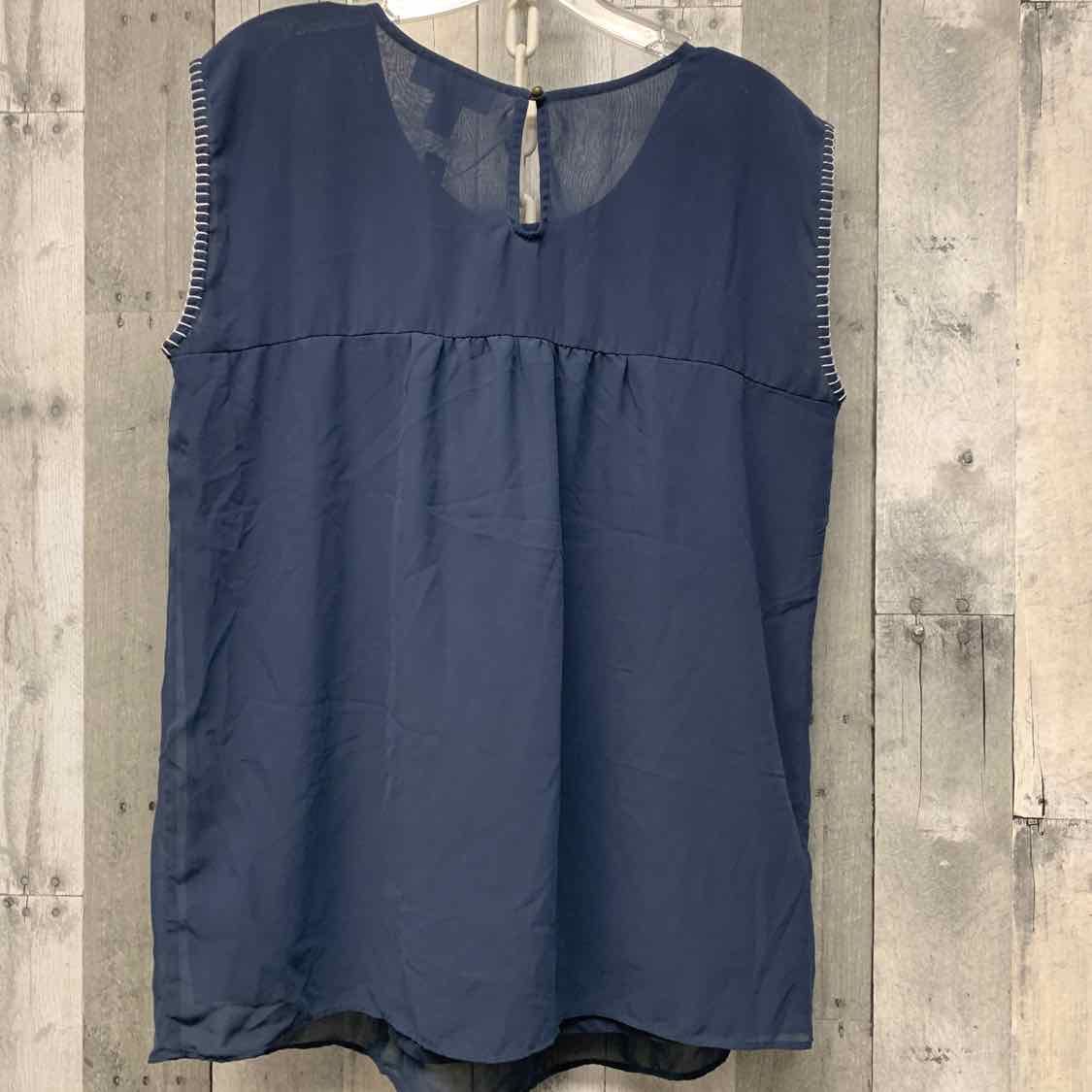 Size M Navy Motherhood Short Sleeve Top