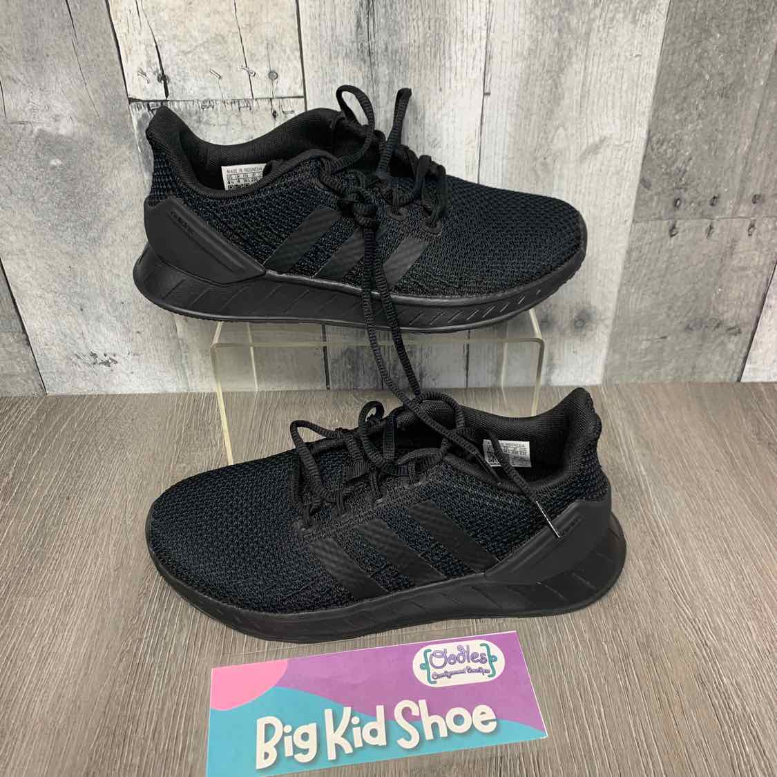 Size 4.5 Black Sport Brand Sneakers