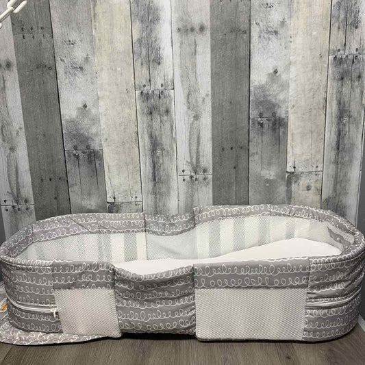 Baby Delight Gray Print Co-Sleeper