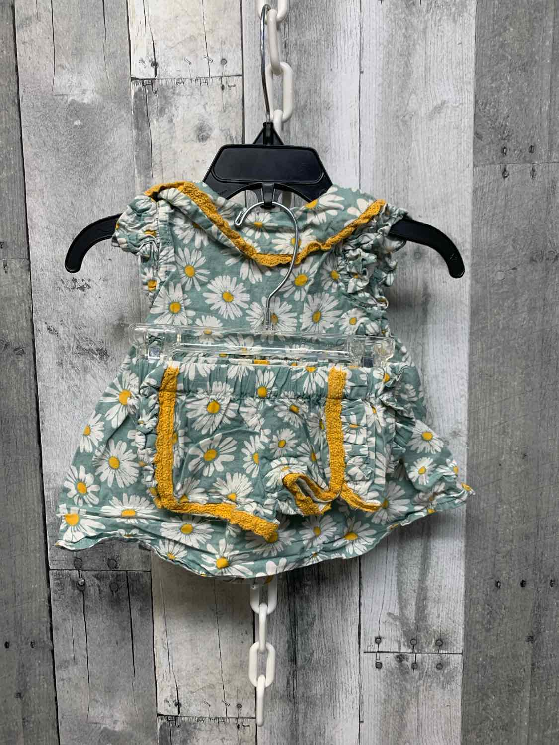 Size 0-3 Months Green/Yellow Name Brand 2pc Dress