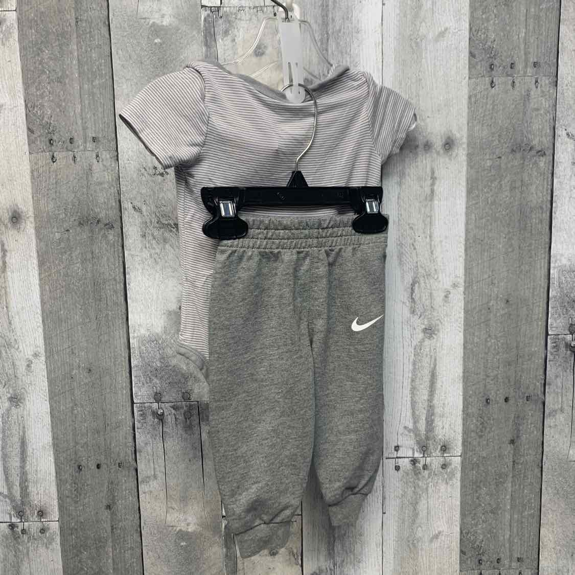 Size 6 Months Gray/White Sport Brand Shirt/Pants
