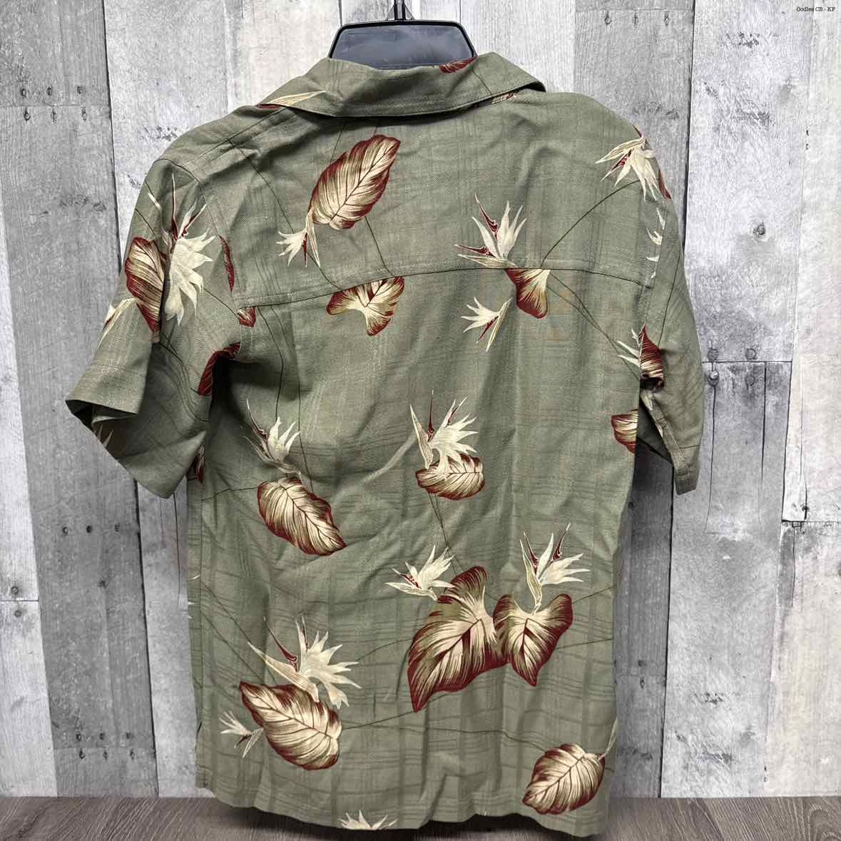 Size 8 Green Name Brand Button Up