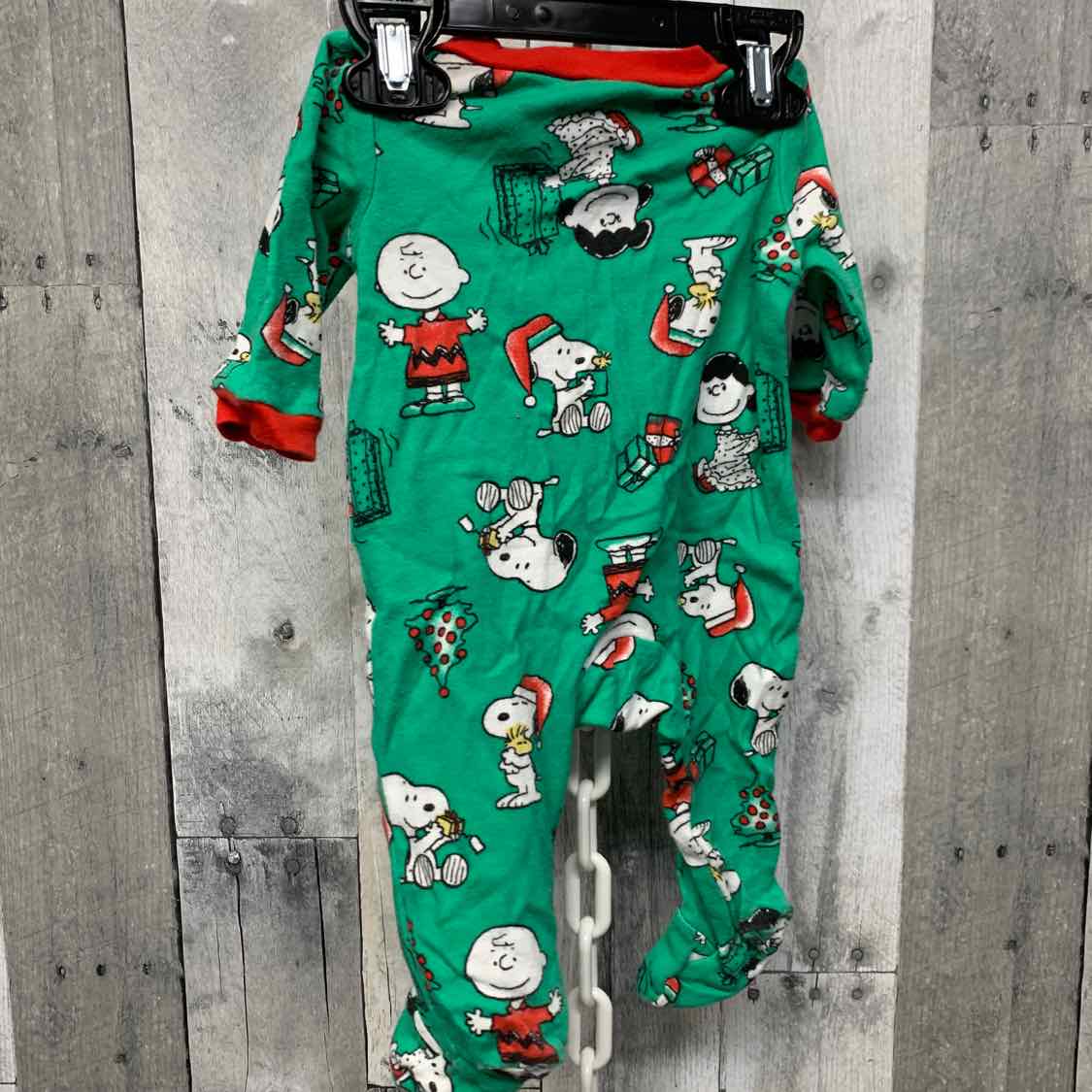 Size 0-3 Months Green/Red Peanuts Footy PJs