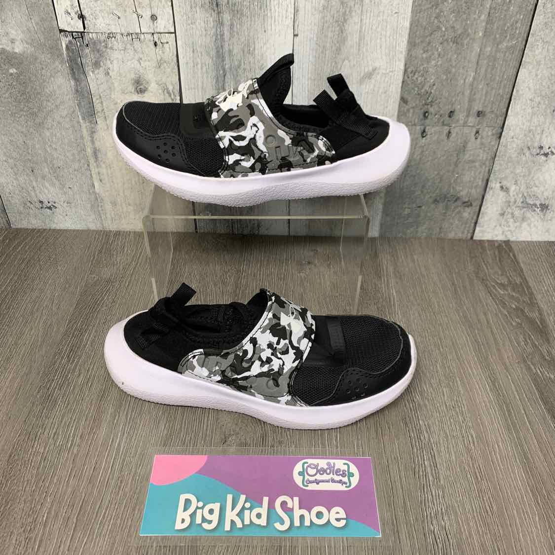 Size 3 Black/White Sport Brand Sneakers
