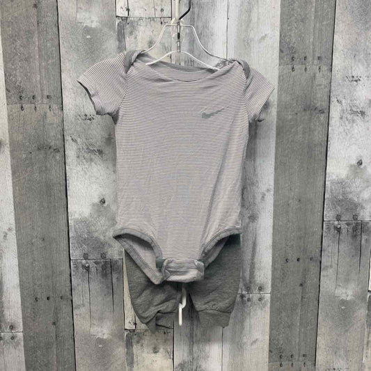 Size 6 Months Gray/White Sport Brand Shirt/Pants
