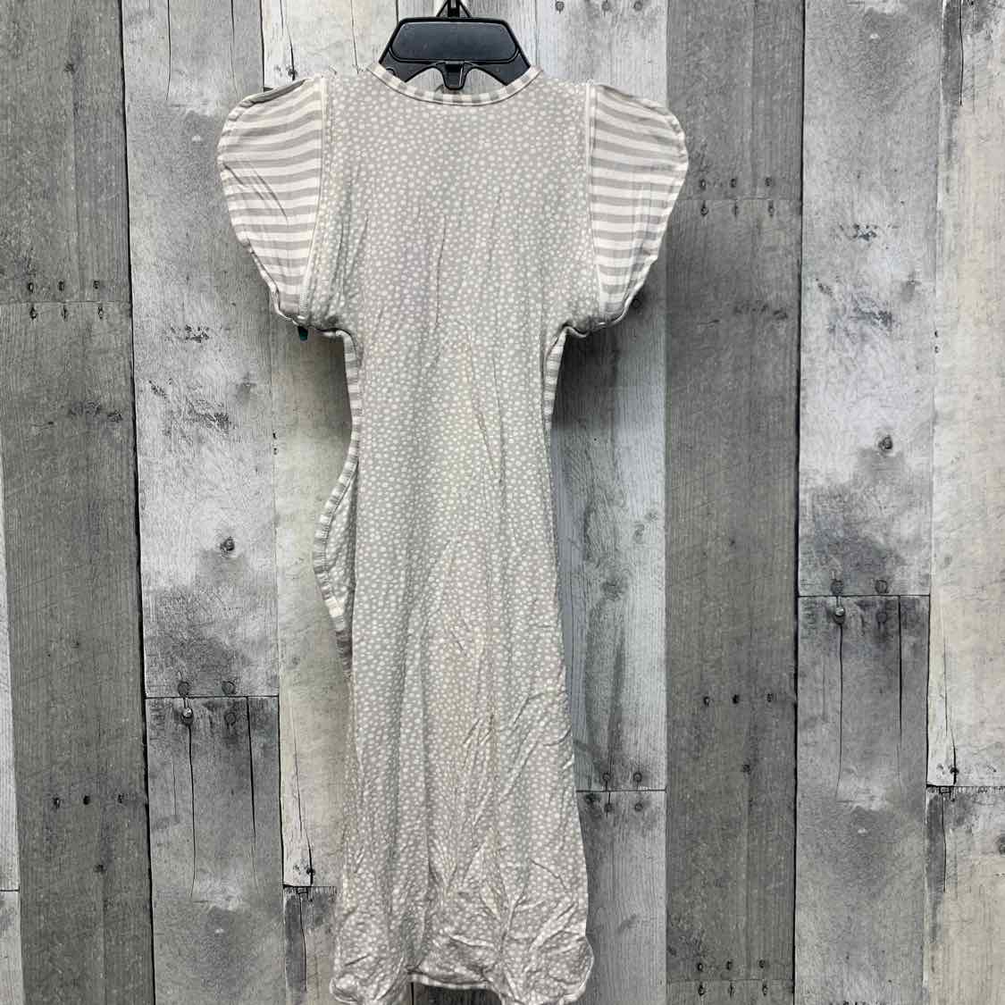 Size Medium Gray/White Swaddle Me Sleep Sack