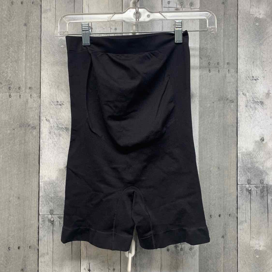 Size M Black B Brand Active Shorts