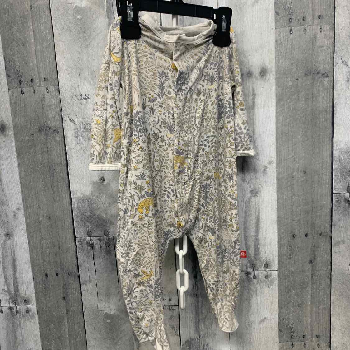Size 3-6 Months Gray Print Bamboo Footy PJs
