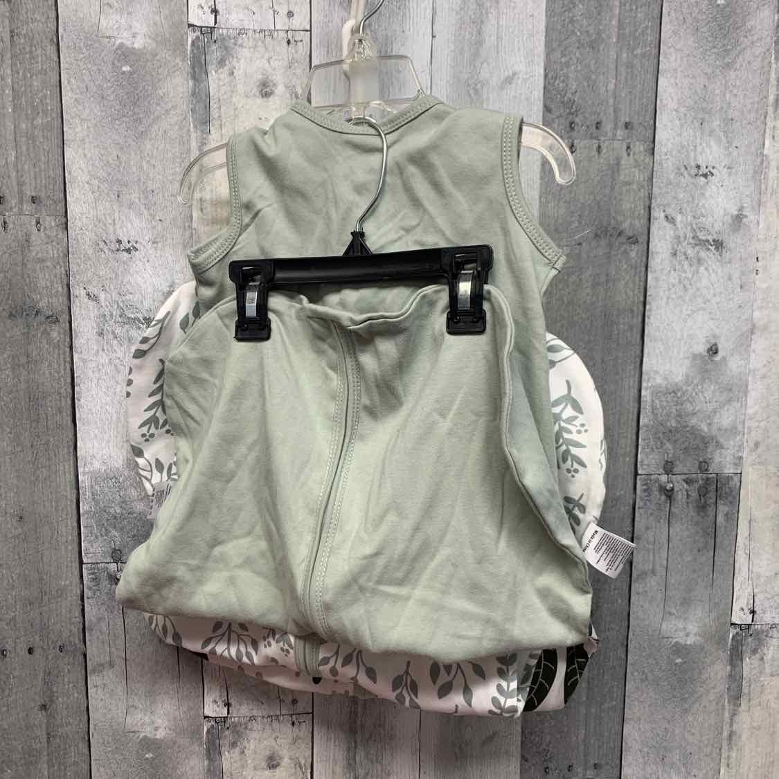 Size 0-6 Months Green/White Name Brand Sleep Sack