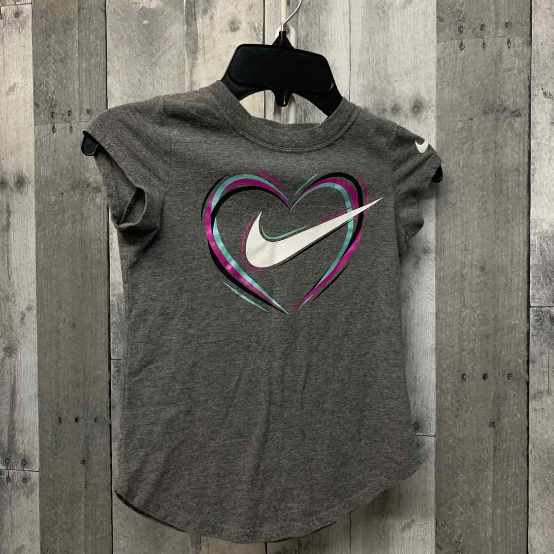 Size 6 Gray Graphic Sport Brand Short Sleeve Shirt