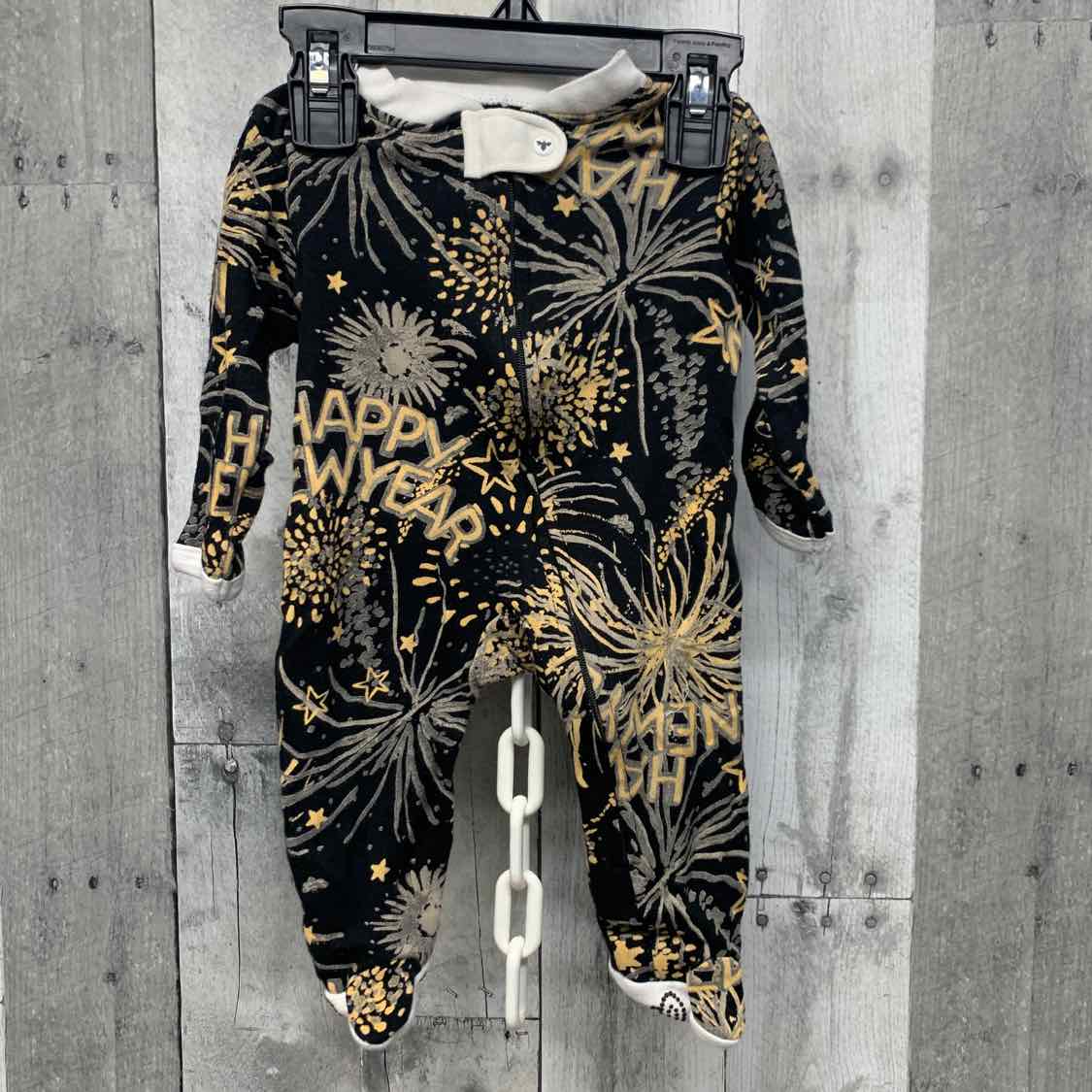 Size Newborn Black Graphic Burt's Bees Baby Footy PJs - OodlesCB