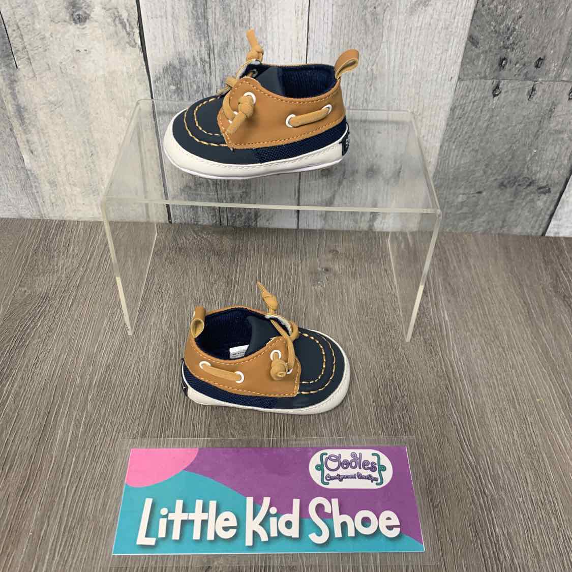 Size 2 Brown/Navy Sperry Soft Sole Shoes - OodlesCB