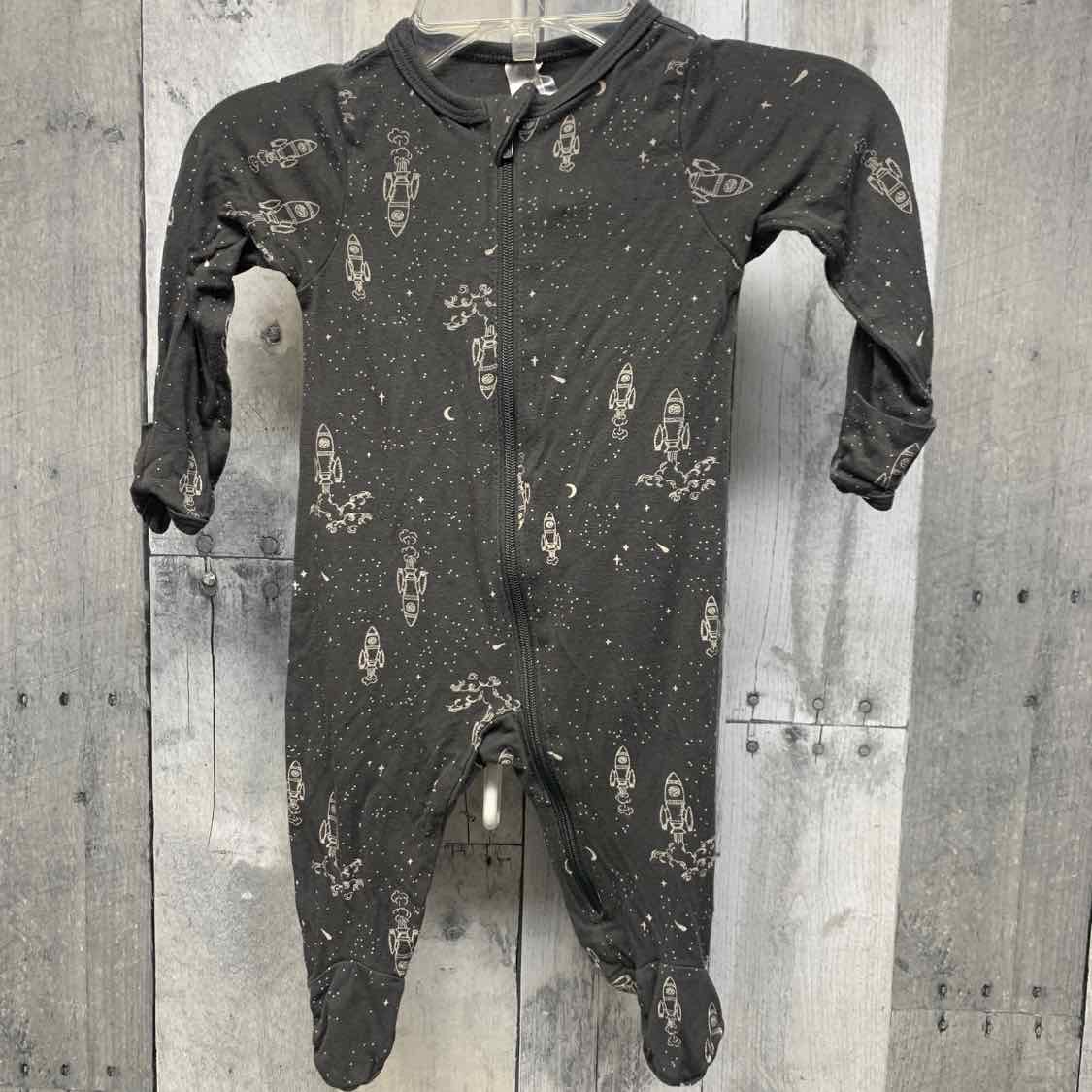 Size Newborn Gray Print Modern Moments by Gerber Footy PJs