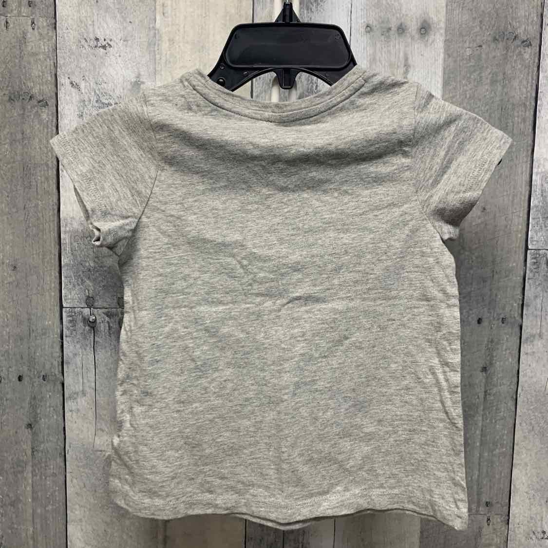 Size 5T Gray Gap T Shirt