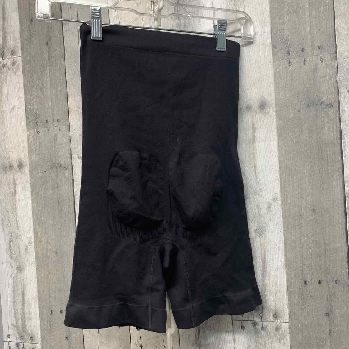 Size M Black B Brand Active Shorts