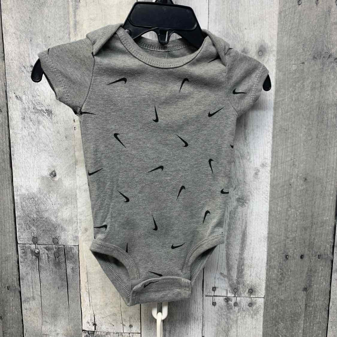 Size 6 Months Gray/Black Sport Brand Bodysuit